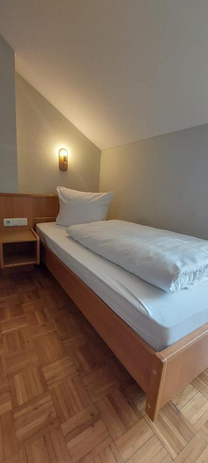 Hotel-Restaurant Kreuzhuber Neuburg am Inn Exteriör bild