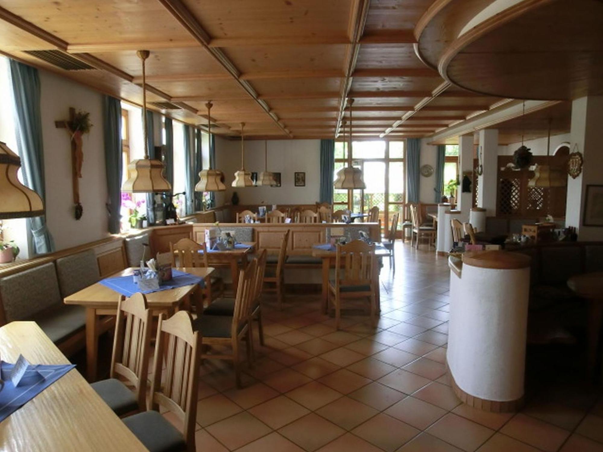 Hotel-Restaurant Kreuzhuber Neuburg am Inn Exteriör bild